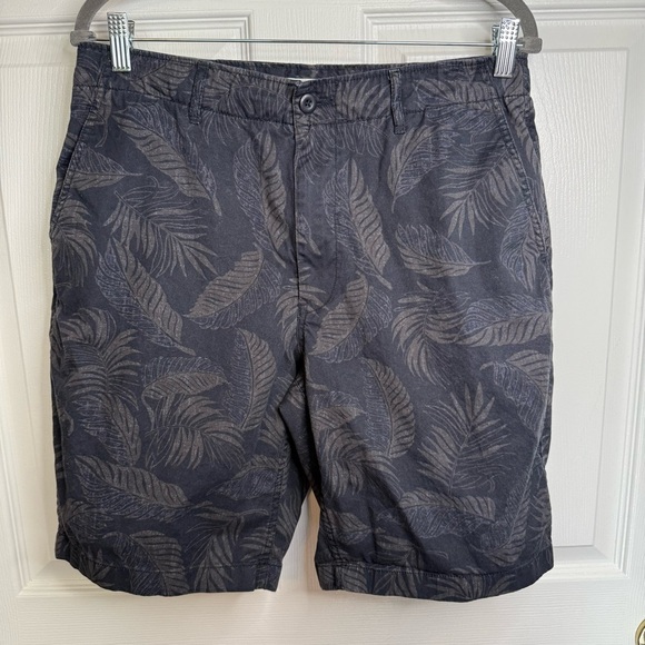 Reyn Spooner with Uniqlo Mens Chino Shorts Size Medium Tropical Floral Print GUC - Picture 1 of 5
